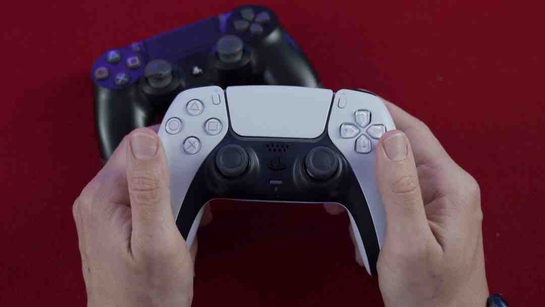 Quel jeux est offert avec la PS5 ?