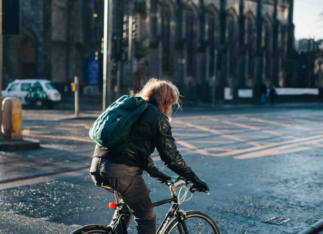 Comment apprendre le français à un adulte étranger ?