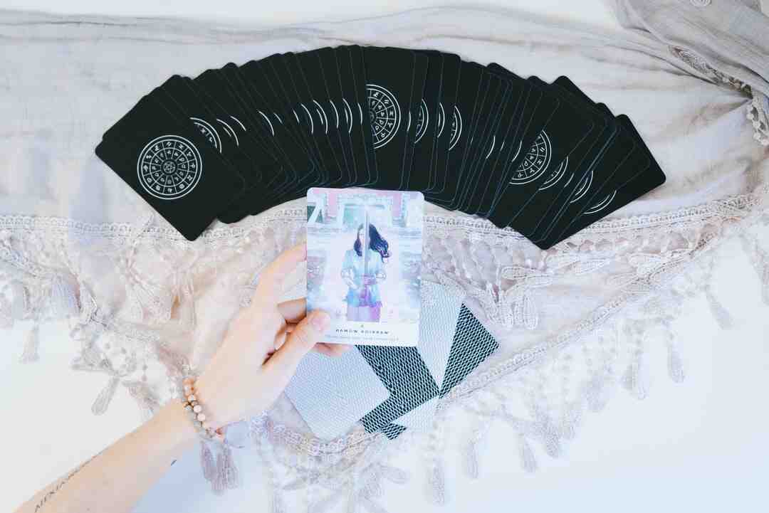 Comment tirer les cartes avec les arcanes majeures ?