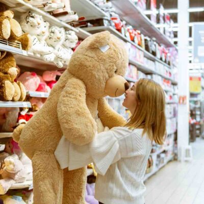 Quel est le magasin de jouet le moins cher ?