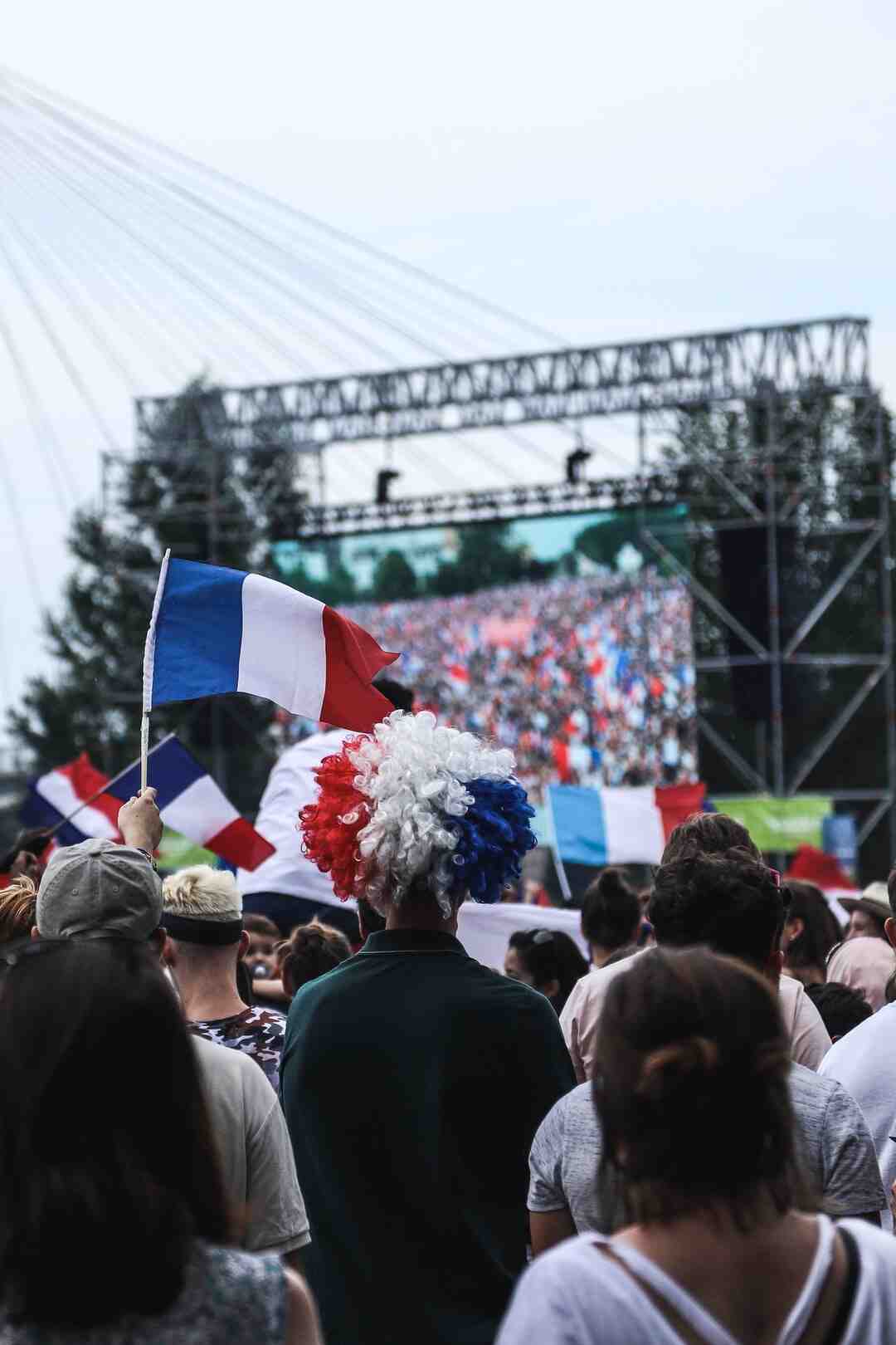 Pourquoi mbappe est sorti ?