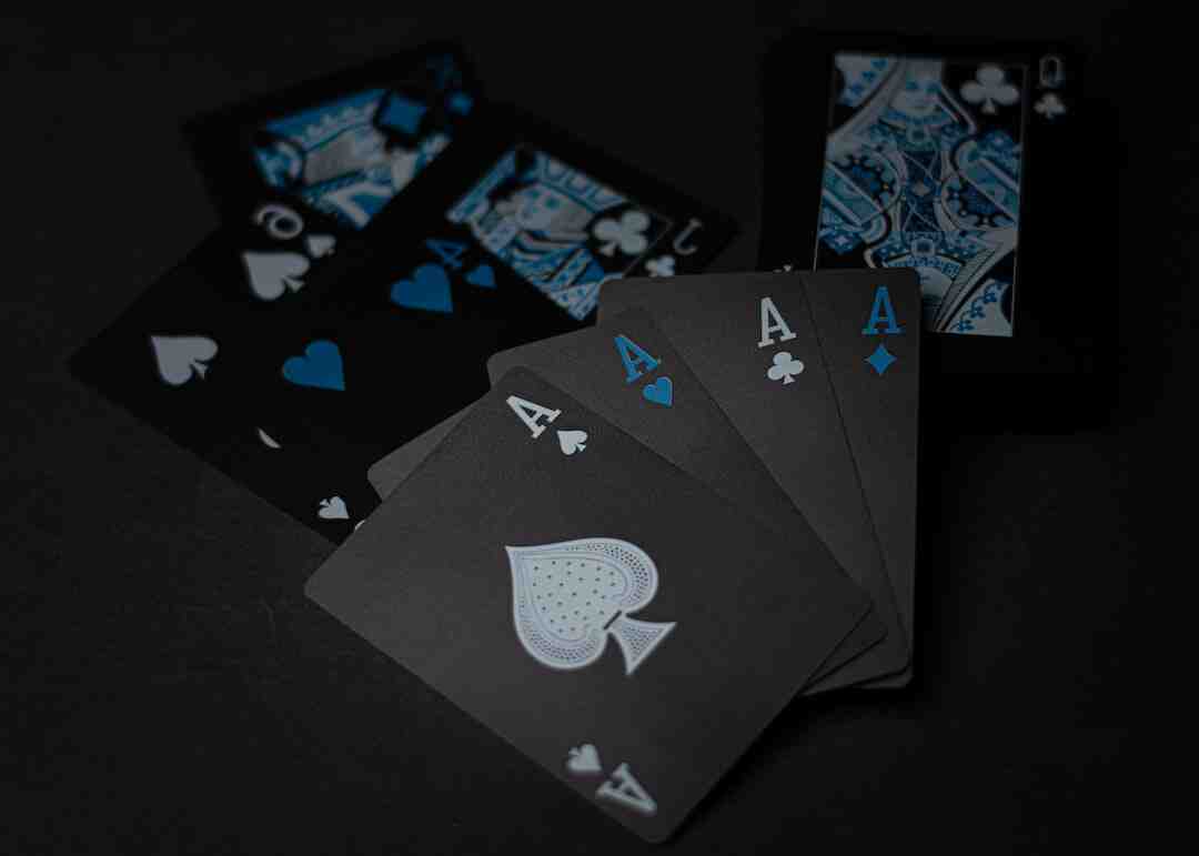 Comment apprendre à jouer au poker facilement ?