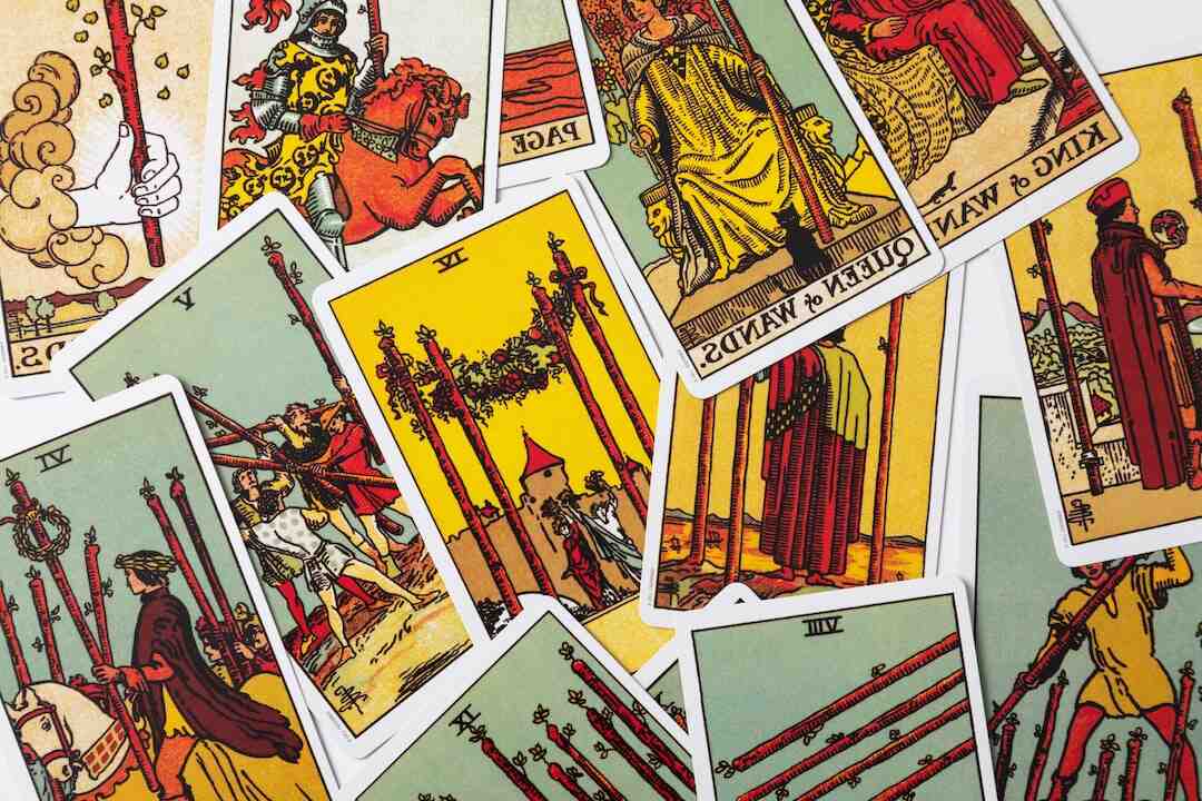 Comment placer les cartes pour jouer au solitaire ?