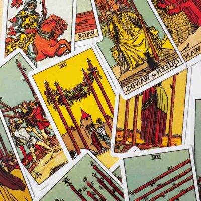 Comment positionner les cartes pour jouer au solitaire ?
